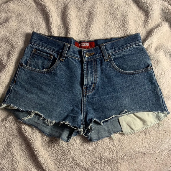 Levi’s Denim Shorts - Picture 1 of 2
